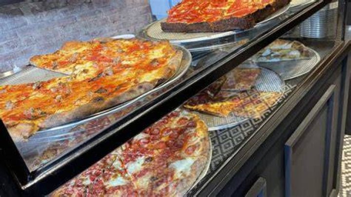 Review Brooklyn DOP pizza by the slice and pie