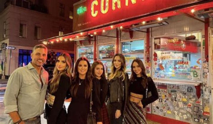 RHOBH Netlfix Renews A SPECIAL SHOW For Kyle Richards' FAMILY! What Is