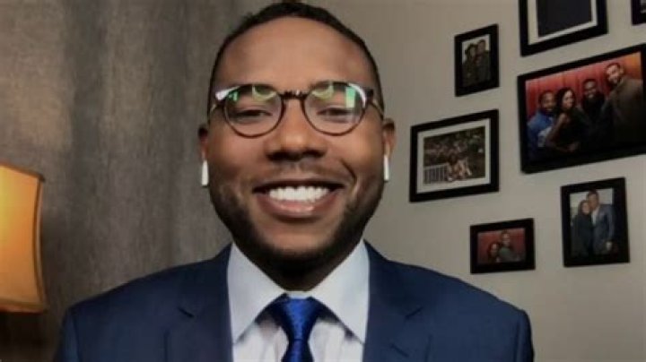 Richard Fowler reacts to Sanders adviser saying many of senator&rsquo;s