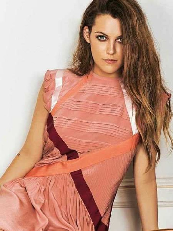 Riley Keough Height Weight Body Stats Age Family Facts