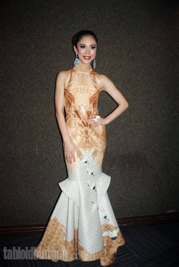 Riyo Mori Tampil Memukau Kenakan Gaun Mermaid Cheongsam