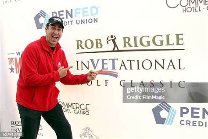 Rob Riggle Picture 31 2016 CMT Music Awards Arrivals