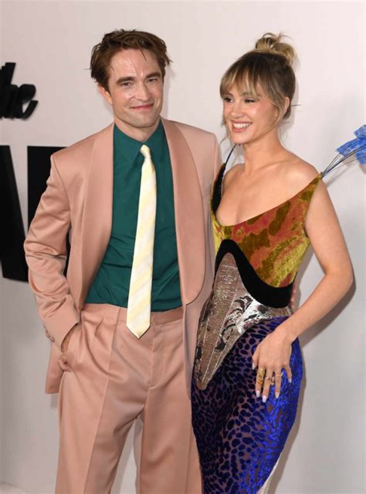 Robert Pattinson and Suki Waterhouse Hold Hands in NYC in Rare Outing