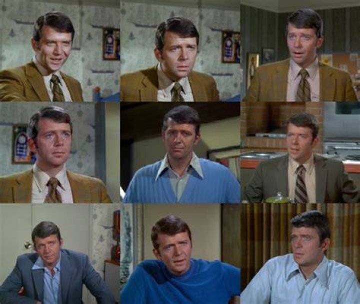 Robert Reed Gay Actor + 25 Facts You Probably Never Knew Men's Variety