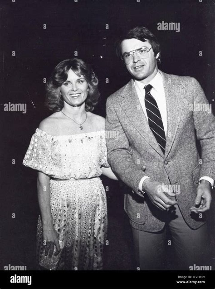 ROBERT URICH WITH WIFE HEATHER MENZIES AND CHILDREN BRIAN AND EMILY