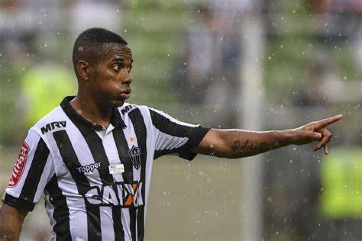 Robinho body measurements, age, Height, Weight, Wiki CharmCelebrity