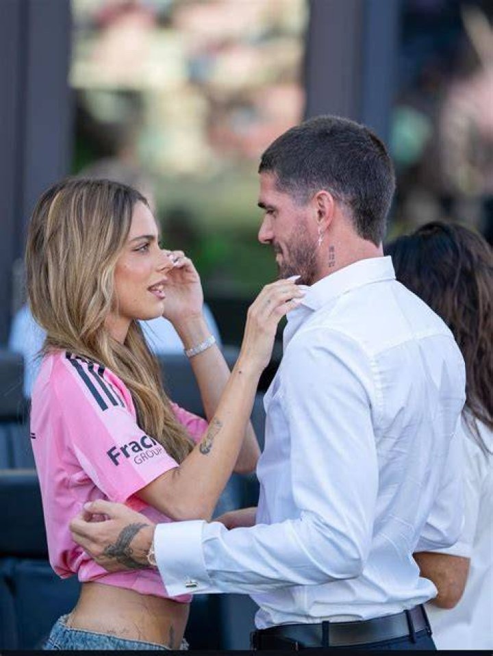 Rodrigo de Paul y tini Fotos de martina stoessel, Tinita stoessel