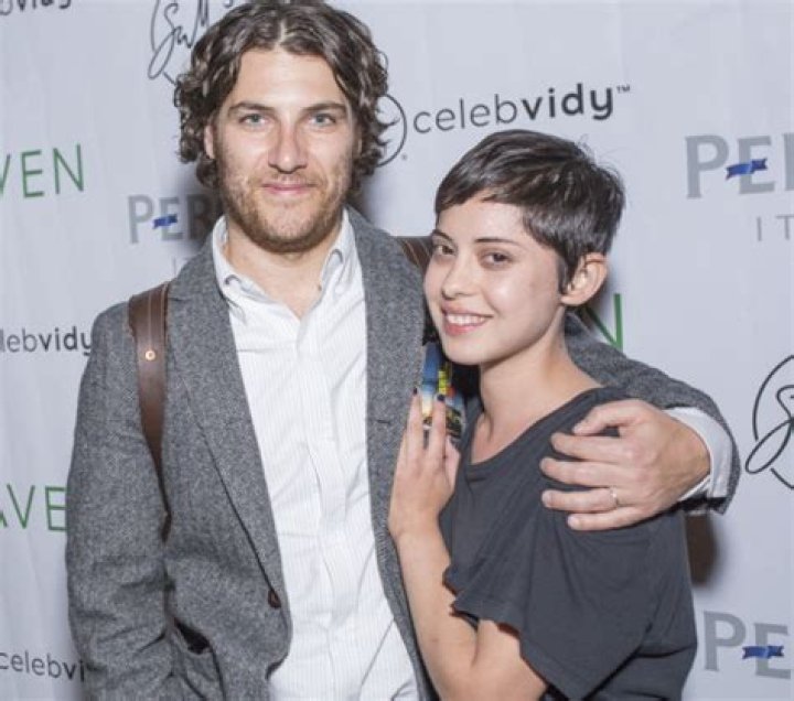 Rosa Salazar Age, Husband, Boyfriend, Family, Biography & More