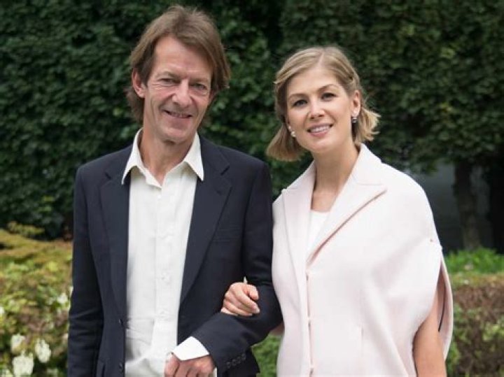 Rosamund Pike is in Relationship with Robie Uniacke, Know their Affairs