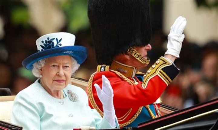 Royal Family turn out in force for celebratory Buckingham Palace
