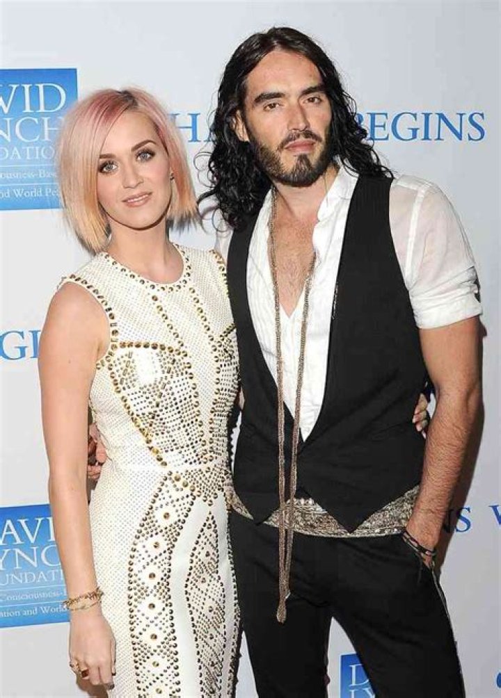 Russell Brand Net Worth, Height, Age, Affair, Career, and More
