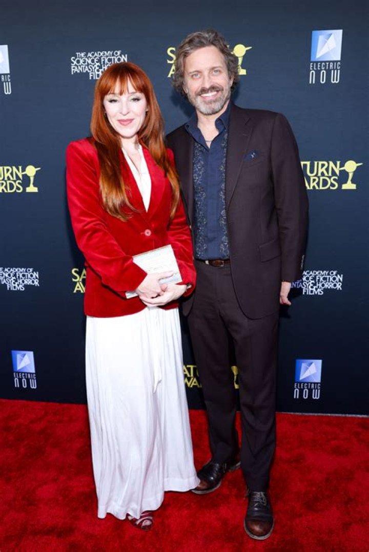 Ruth Connell's Feet I piedi di Ruth Connell Celebrities Feet 2023