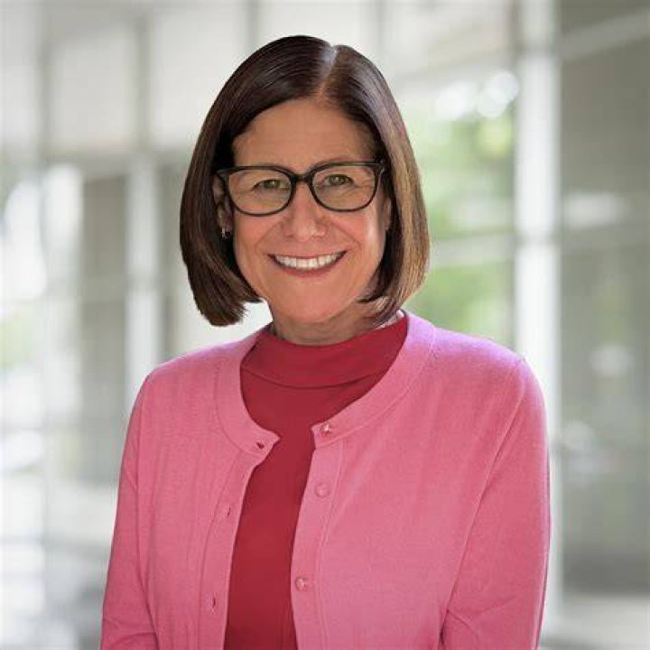 Ruth TrujilloPertew, LCSW Alma