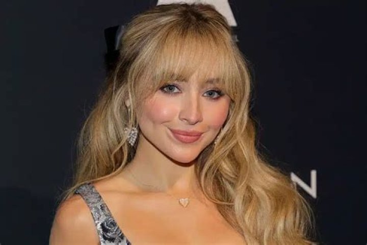 Sabrina Carpenter Age, Bra Size, Height, Weight, Measurements Rowan