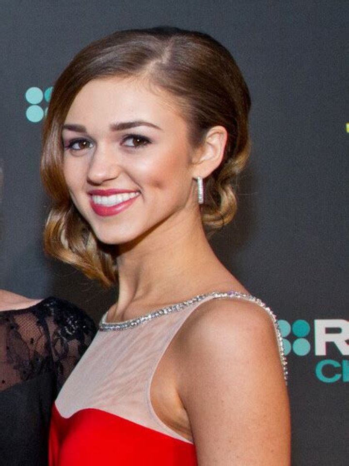 Sadie Robertson Net Worth 2021 Age, Height, Weight, Boyfriend, Dating