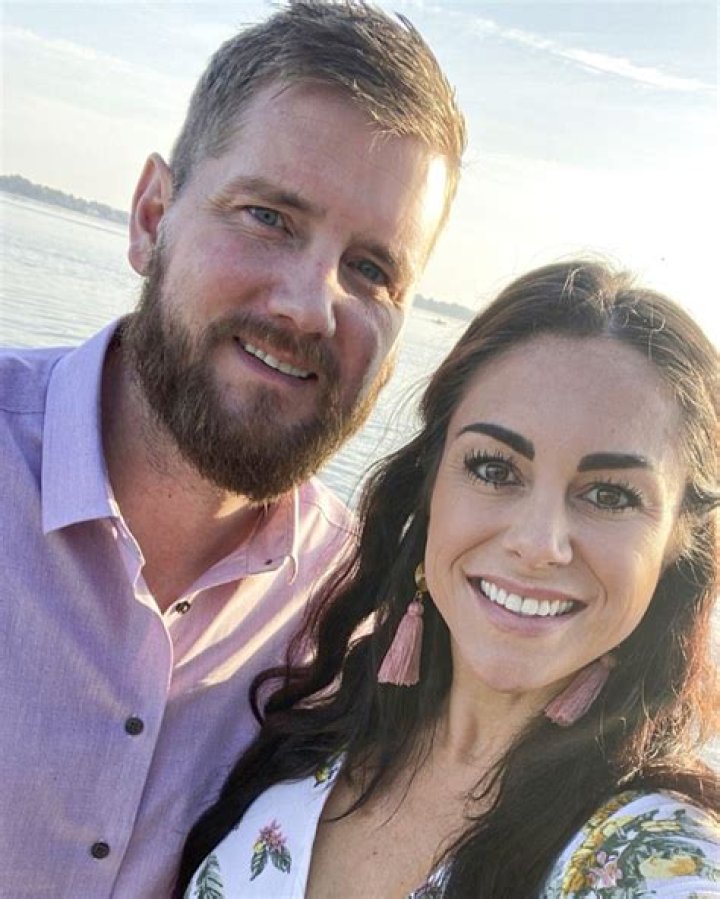 Samantha Miller and Aric Hutchinson GoFundMe crosses 400k after
