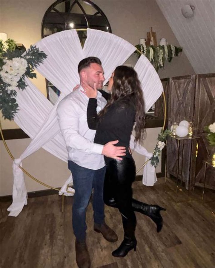 Sammi Sweetheart Engagement Pic The Hollywood Gossip