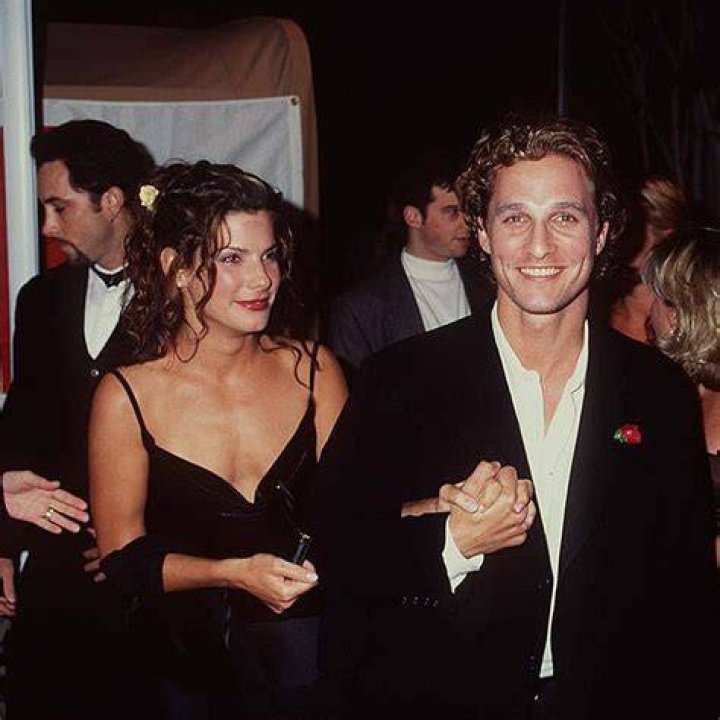 Sandra Bullock&rsquo;s Dating History, From Keanu Reeves To The Gradual Bryan