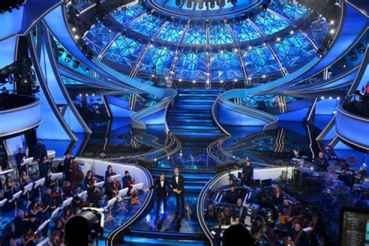 Sanremo 2023 Gianni Morandi, la prima volta al Festival e la storia
