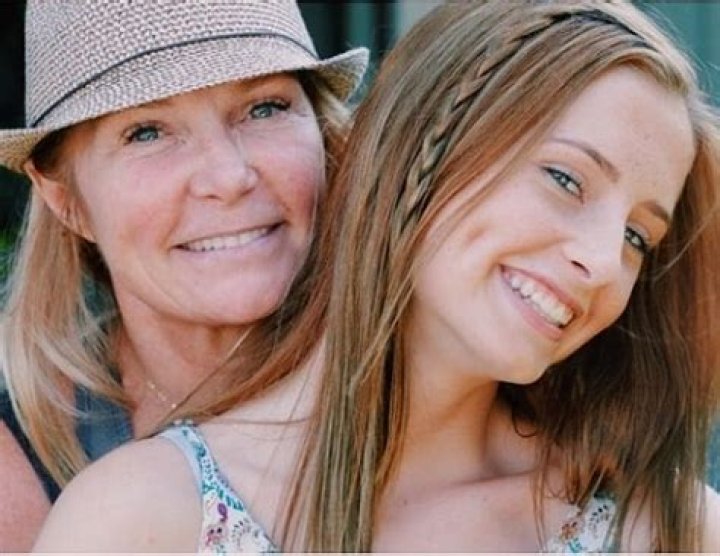 Sarah Hoffmeister Age, Net Worth, Boyfriend, Family and Biography