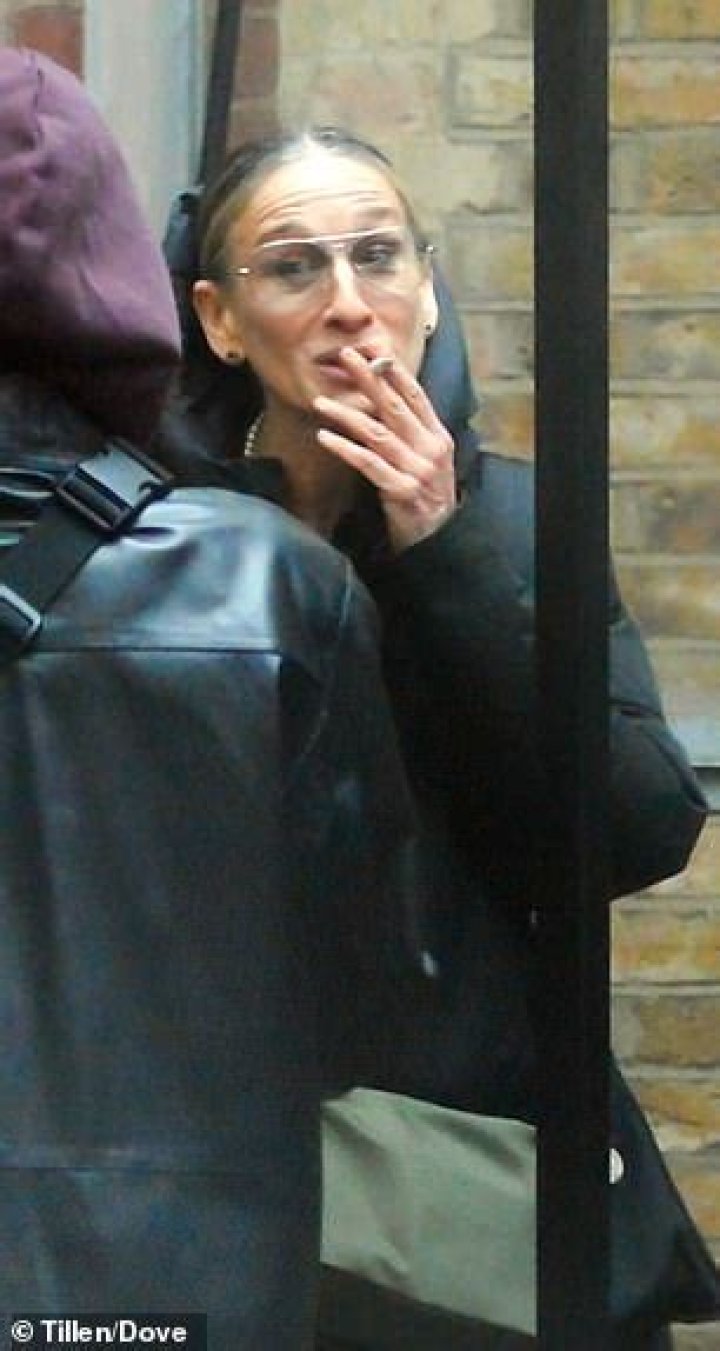 Sarah Jessica Parker's Smoking Habits Revealed