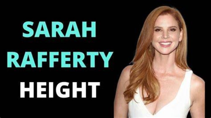 Sarah Rafferty Height How Tall is Donna Paulsen (suits)? YouTube