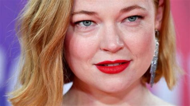 Sarah Snook reveals secret wedding to Australian comedian Dave Lawson