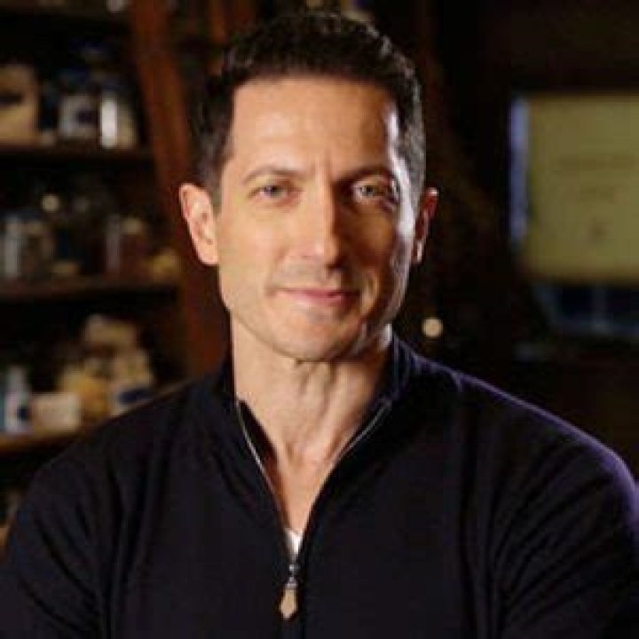 Sasha Roiz Biography, Bio, Grimm, Dating,