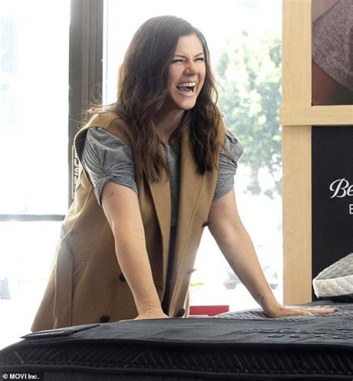 Saved By The Bell vet Tiffani Thiessen, 46, recreates her wedding to