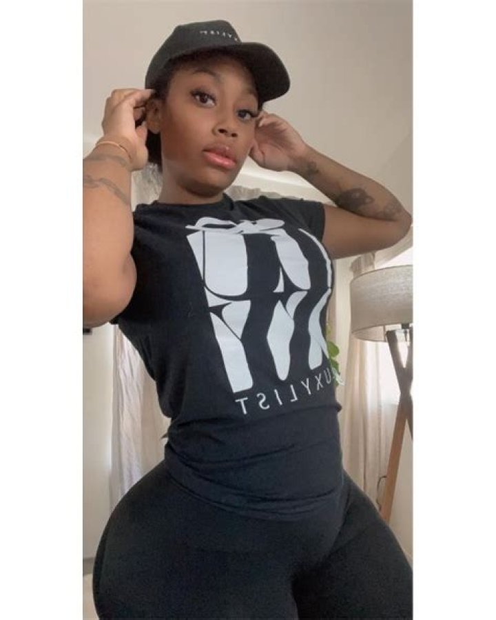 Scammer With Photos of Charlotte Lavish