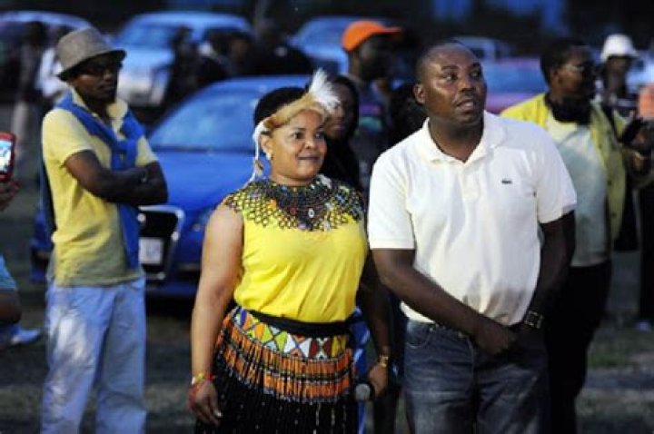 Scintillating Details of How Themba Tshabalala Became Rebecca Malope&rsquo;s