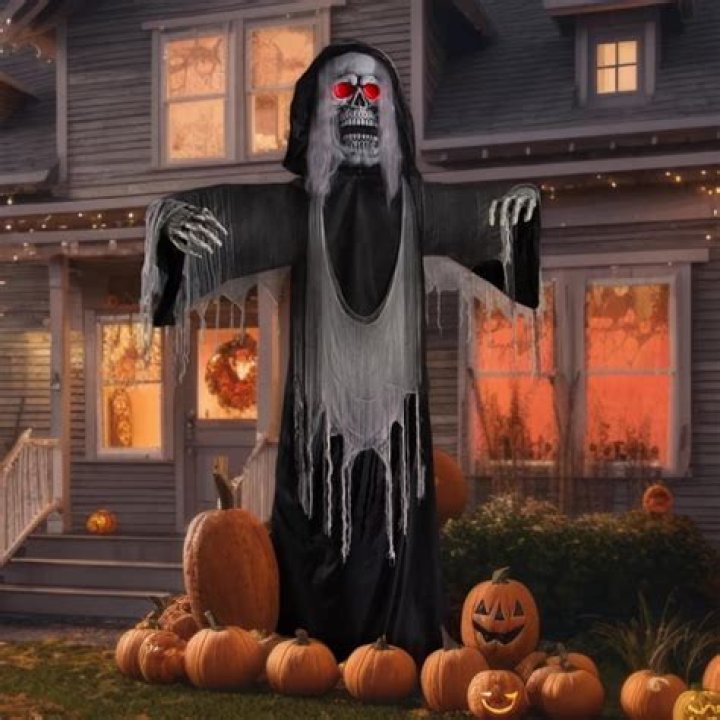 Scott Morris Halloween D&eacute;cor Sales Dodge COVID Effect Costumers Today