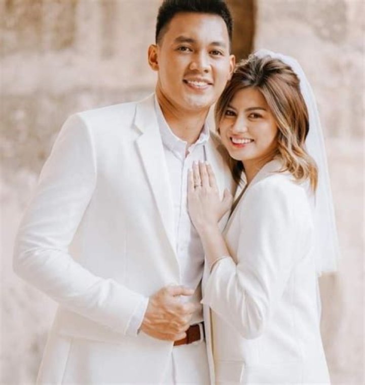 Scottie Thompson is Married to Wife Jinky Serrano. Past Relationships