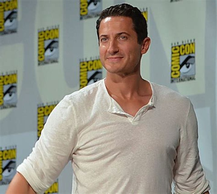 SDCC 2014 rights at the photographer Sasha roiz, Handsome men, Men