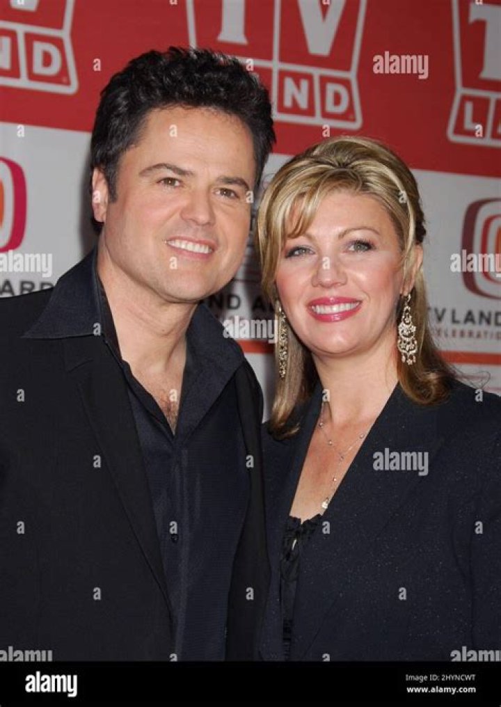 See Donny Osmond, Wife Debbie and Family Jam Out to 'Feliz Navidad' on