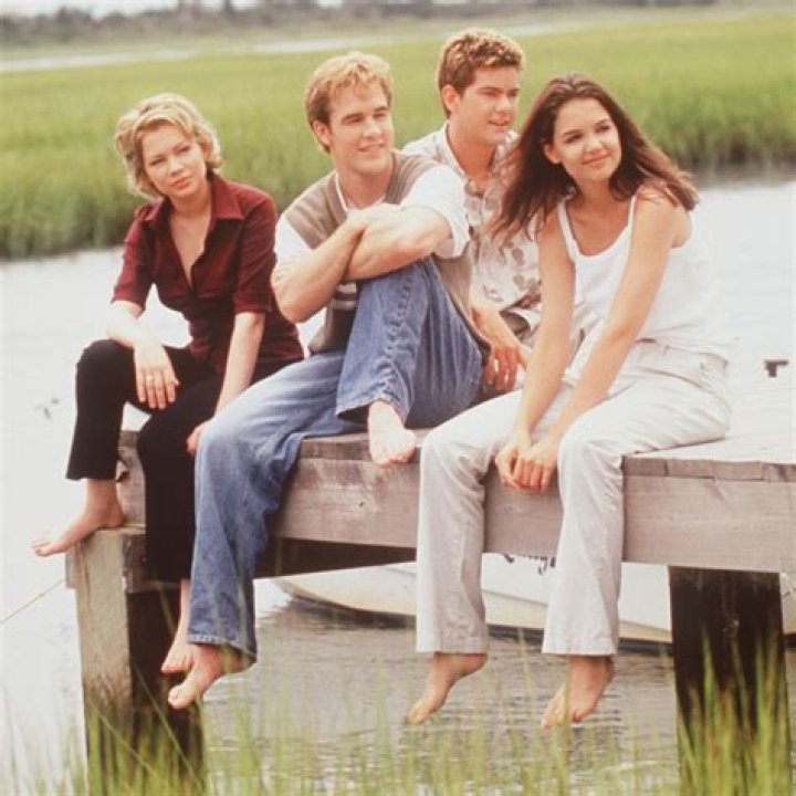 See What the Costars of Lopez' Look Like Now Closer