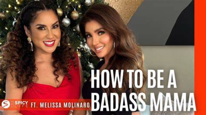 Seksowna Melissa Molinaro w błyszczącej kreacji Teleshow WP.PL