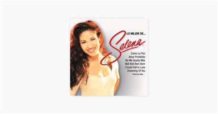 Selena Gómez recordó la vez que tiñó su cabello de rubio con una foto