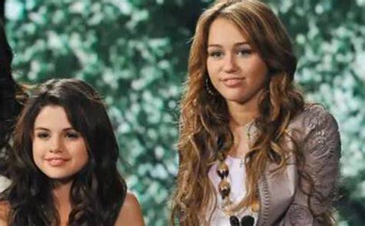 Selena Gomez el&aacute;rulta Miley Cyrusnak, hogy bipol&aacute;ris