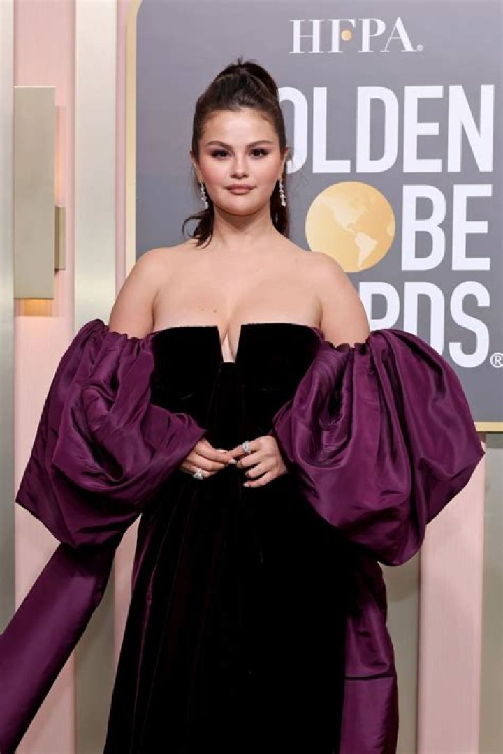 Selena Gomez Golden Globes 2023 la sorella di 9 anni e la discussa