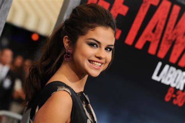Selena Gomez Secretly Went to Rehab in January E! News