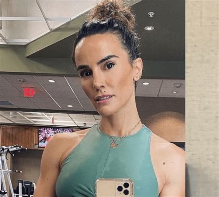 Senada Greca in Bathing Suit Shares "What I Eat in a Day" &mdash; Celebwell