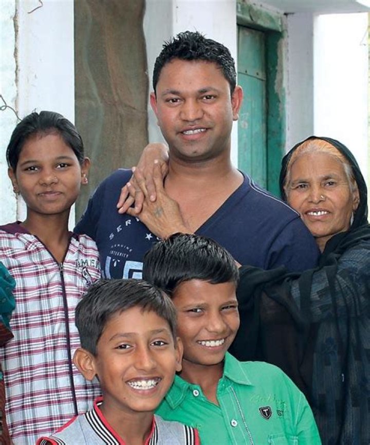 Separated from his mum 25 yrs ago, he found his way back home Rediff