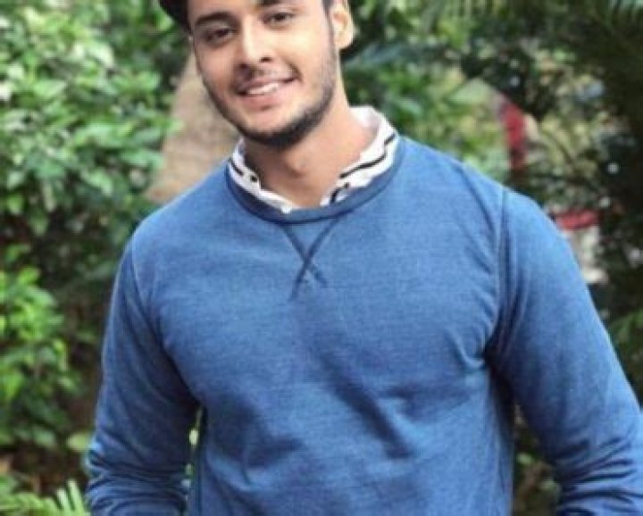 Shagun Pandey Wiki, Height, Age, Girlfriend, Wife, Family, Biography