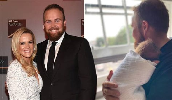 Shane Lowry shows off daughter Ivy as he takes her 'home' Extra.ie