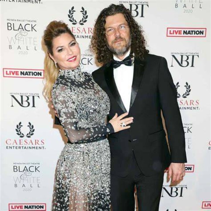 Shania Twain Robert 'Mutt' Lange is still with MarieAnne