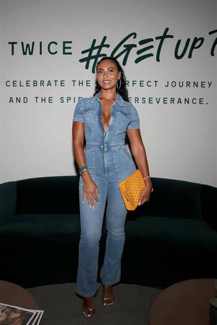 Shaniece Hairston shanieceh Today Outfit mal...Instagram photo
