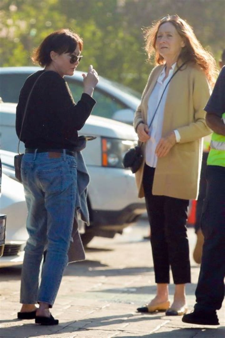 Shannen Doherty and Her Mother Rosa Elizabeth Shopping in Malibu 02