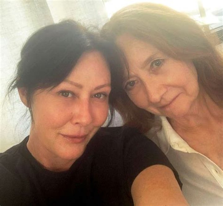 Shannen Doherty joins mother Rosa Elizabeth out and about Daily Mail