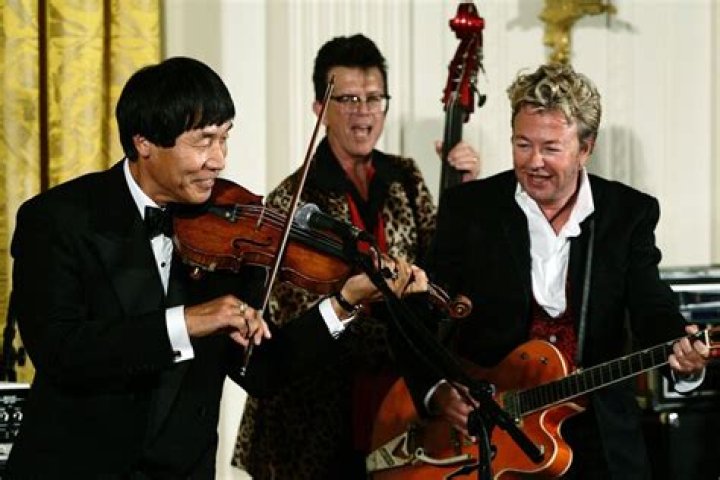 Shoji Tabuchi plays country music